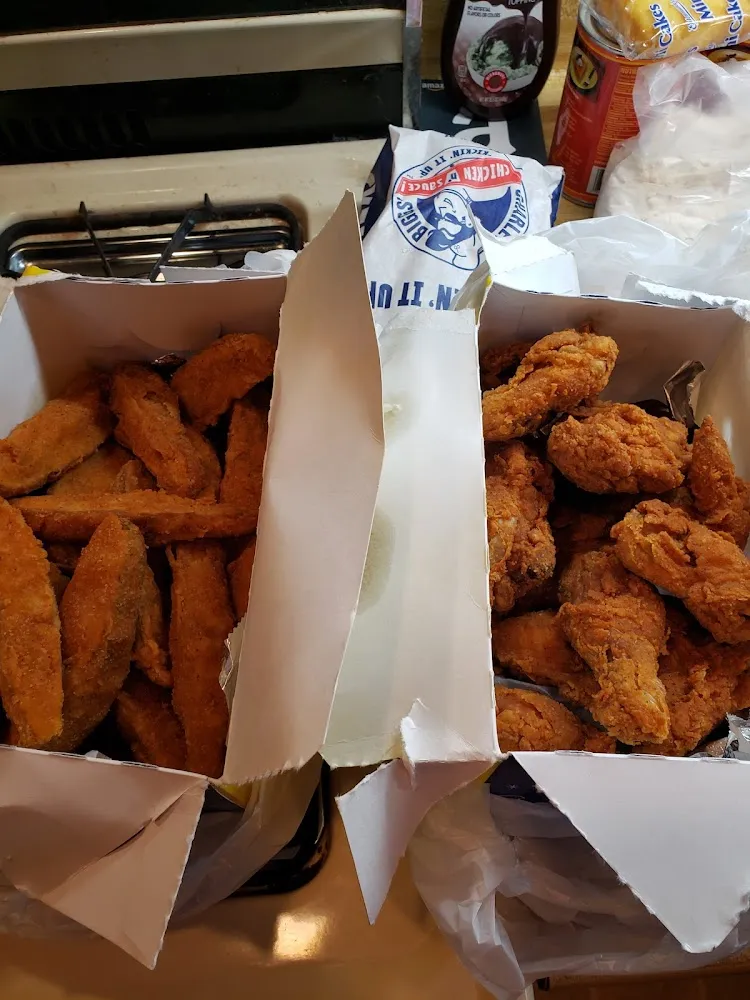 Fried Chicken & JoJos